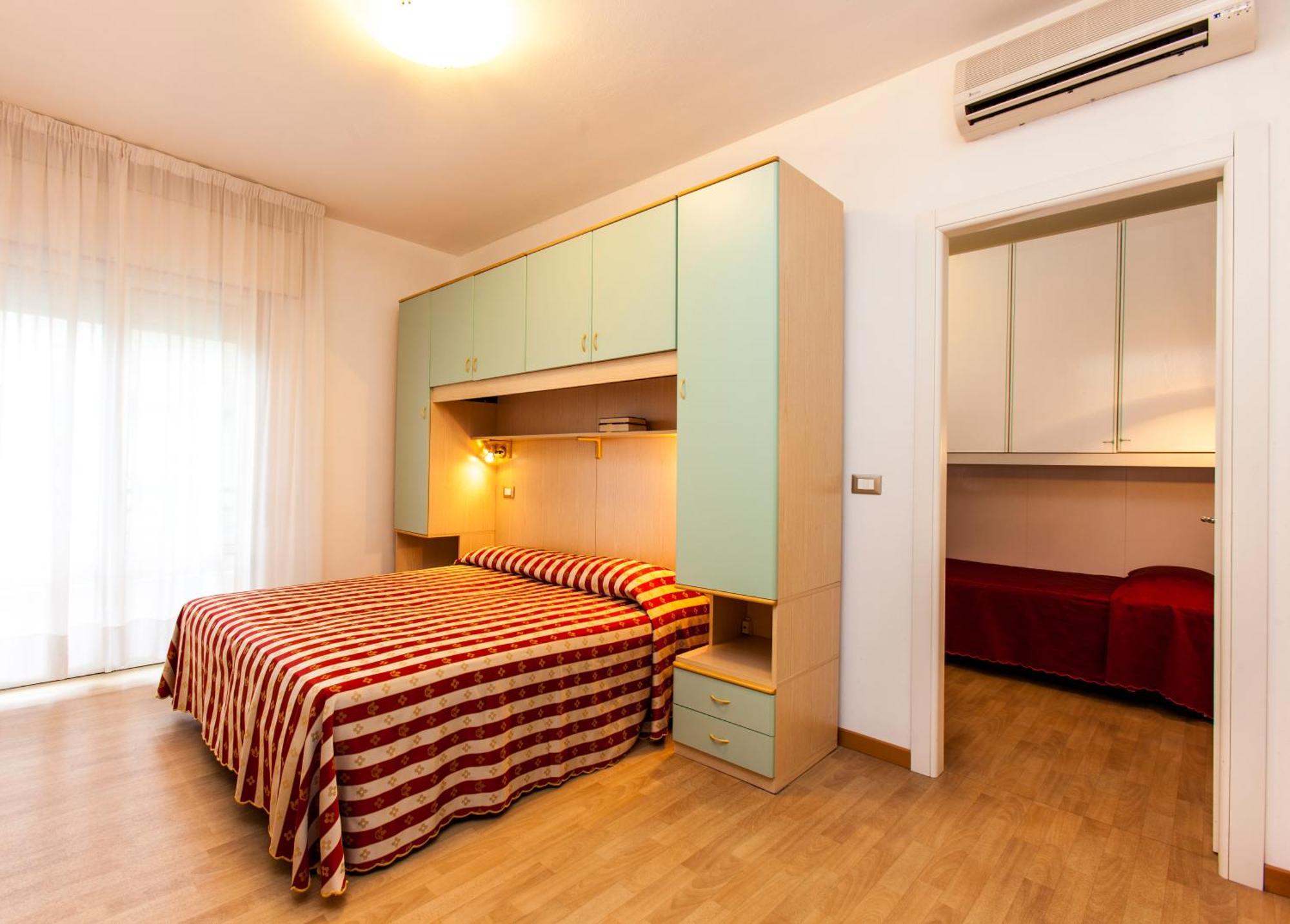 Hotel Arizona ลิโดดิเยโซโล ภายนอก รูปภาพ